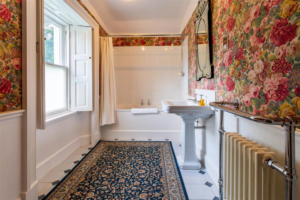 Ensuite 4 - Green room