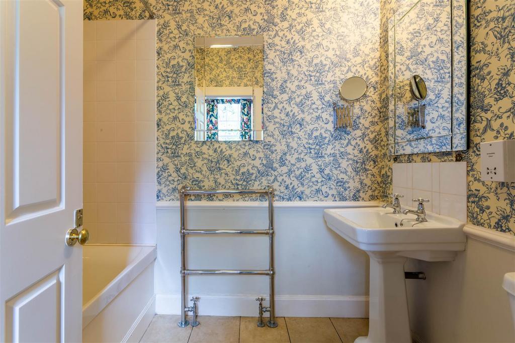 Ensuite 3 - Grizel's room