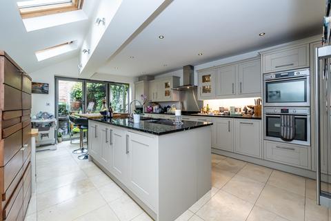 4 bedroom semi-detached house for sale, St. John's Hill Grove, Battersea, London SW11