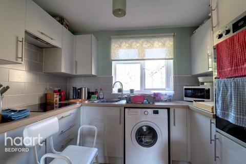 1 bedroom apartment for sale, Peachs Close, Bedford