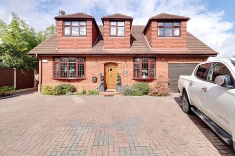 4 bedroom detached house for sale, Lambs Lane South, Rainham RM13