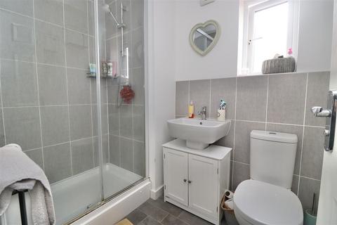 2 Buttle Lea, Pocklington, York, YO42 2SL