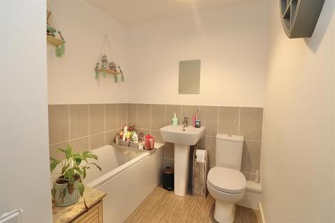 2 Buttle Lea, Pocklington, York, YO42 2SL