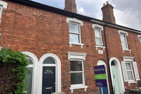 2 bedroom terraced house to rent, Chestnut Walk, Worcester WR1