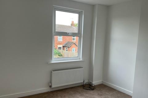 2 bedroom terraced house to rent, Chestnut Walk, Worcester WR1