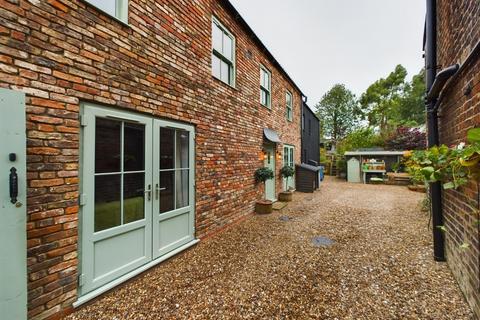 3 bedroom barn conversion for sale, South Street, Middleton On The Wolds, YO25 9UB