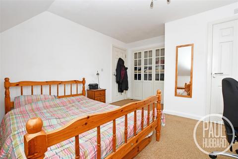 4 Abbeydale, Carlton Colville, Lowestoft, NR33 8WJ