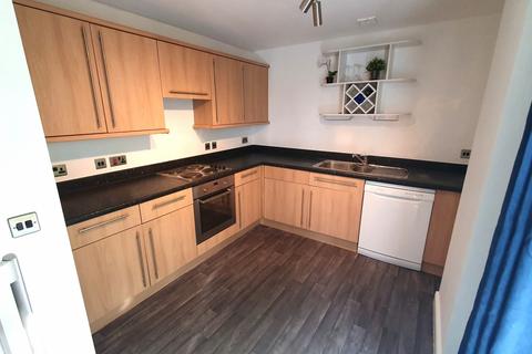 3 bedroom flat to rent, Joslin Avenue, Colindale