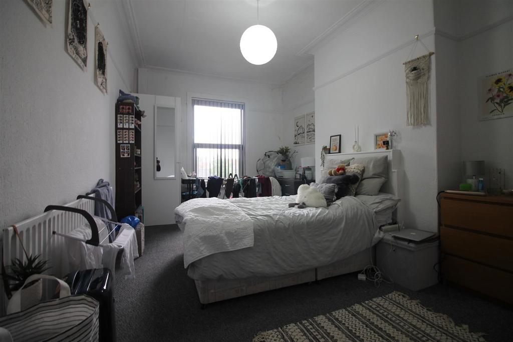 23 KR- Bedroom 1.JPG