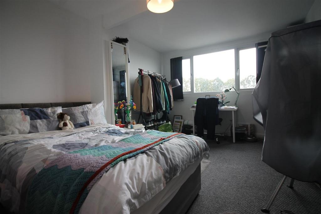 23 KR- Bedroom 2.1.JPG