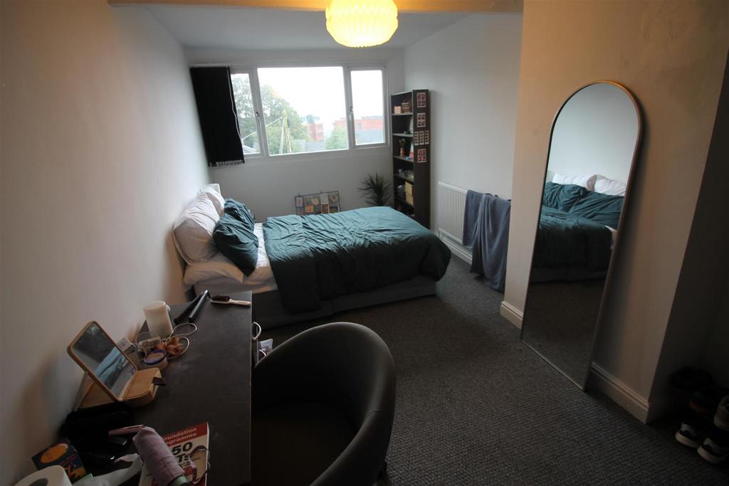 23 KR- Bedroom 4.JPG