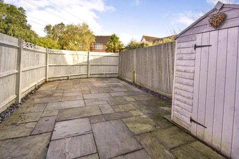 2 bedroom semi-detached house to rent, Danvers Drive, Fleet GU52