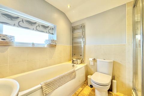 51 Acaster Drive, Garforth, Leeds, LS25 2BH