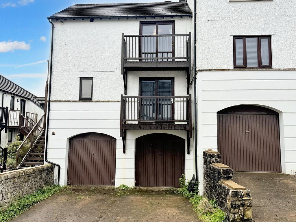 Cherry Tree Crescent, Kendal LA9 1 bed flat for sale £139,950