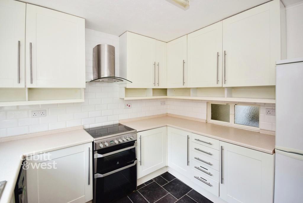 Nash Drive Redhill RH1 3 bed terraced house to rent £1,800 pcm (£415 pw)
