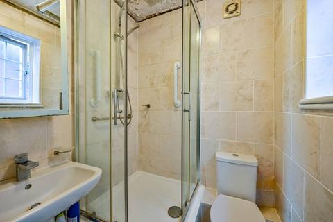 2 Walton Gardens, London, W3 0AQ