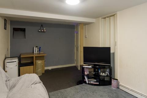 2 bedroom flat for sale, Scarbrough Avenue, Skegness PE25