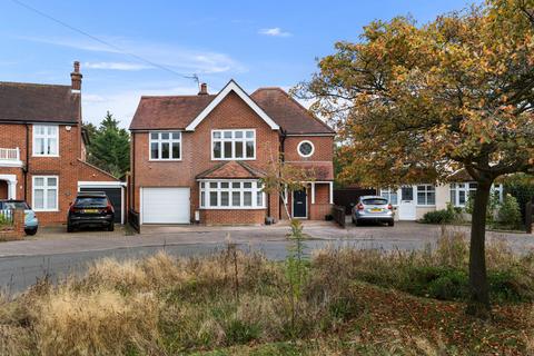 5 bedroom detached house for sale, Wavell Avenue, Essex CO2