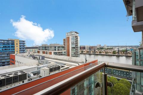 2 bedroom apartment for sale, The Oxygen Apartments, Royal Victoria Dock E16