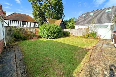 2 bedroom detached bungalow for sale, Ringwood Road, Walkford, Dorset. BH23 5RQ