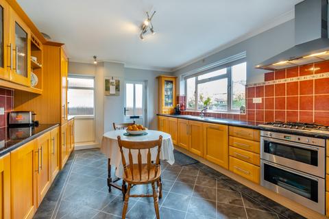 5 bedroom detached house for sale, Chartridge Lane, Chesham