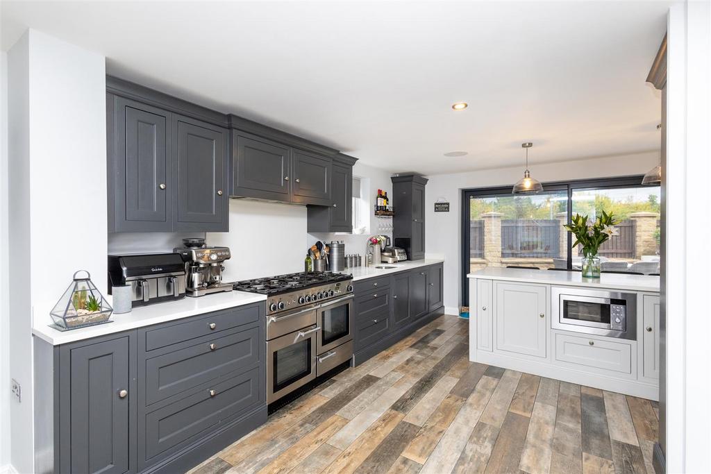 Kitchen/Breakfast Room