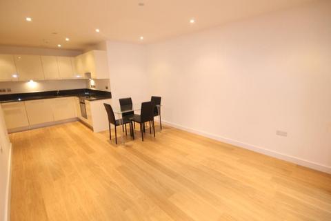 2 bedroom flat to rent, Lexington Apartments, Slough