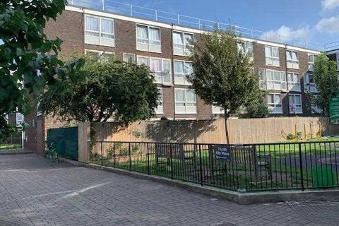 4 bedroom flat to rent, Kiln Place, London