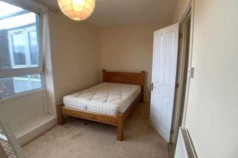 4 bedroom flat to rent, Kiln Place, London