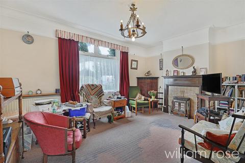 4 bedroom semi-detached house for sale, Crealock Grove, Woodford Green IG8