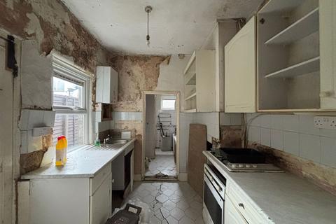 87 Brunswick Crescent, London, N11 1EE