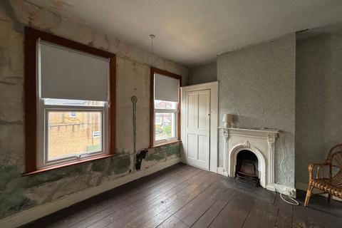 87 Brunswick Crescent, London, N11 1EE