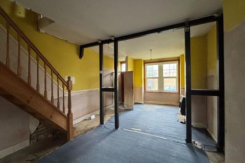87 Brunswick Crescent, London, N11 1EE