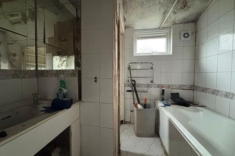 87 Brunswick Crescent, London, N11 1EE