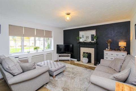 4 bedroom detached house for sale, Hatfield View, Wakefield WF1