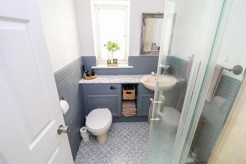 2 Hatfield View, Wakefield, WF1 3SN