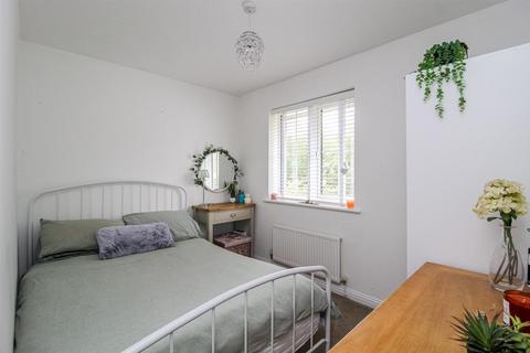 2 Hatfield View, Wakefield, WF1 3SN