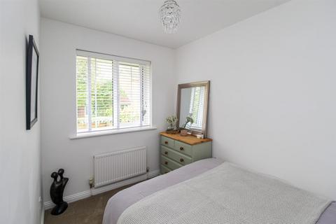 2 Hatfield View, Wakefield, WF1 3SN