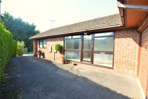 2 bedroom bungalow for sale, The Old Vineries, Fordingbridge, Hampshire, SP6