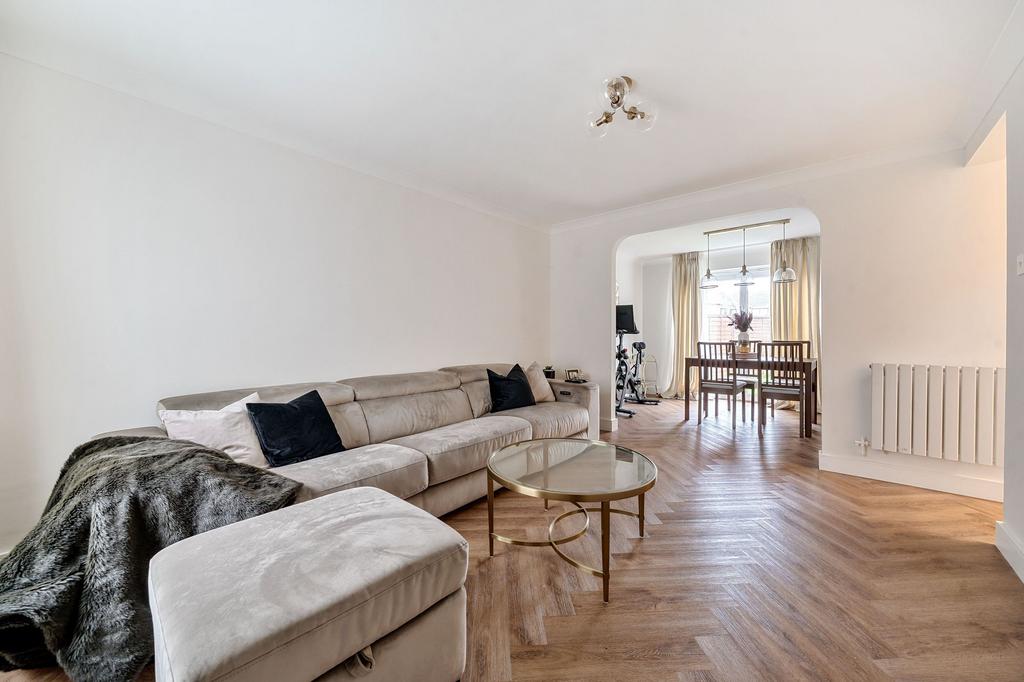 Stonebridge Field, Eton, SL4 3 bed detached house to rent £2,250 pcm