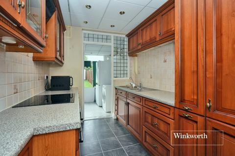 12 Fairford Gardens, Worcester Park, KT4 7BH