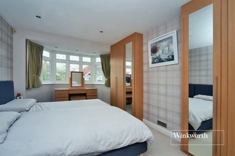 12 Fairford Gardens, Worcester Park, KT4 7BH