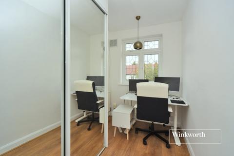 12 Fairford Gardens, Worcester Park, KT4 7BH