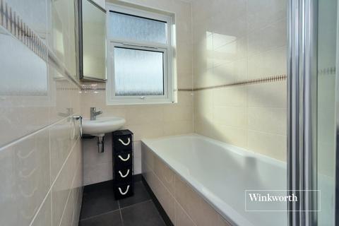 12 Fairford Gardens, Worcester Park, KT4 7BH