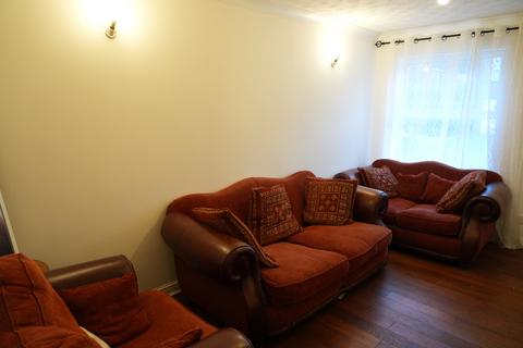 3 bedroom semi-detached house to rent, Leeds LS6