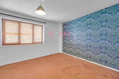 2 bedroom terraced house for sale, Newhaven Lane, London E16