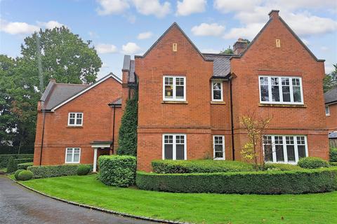 2 bedroom apartment for sale, Downs Drive, Merrow, Guildford, Surrey