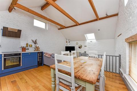 2 bedroom coach house for sale, Clanfield, Hampshire