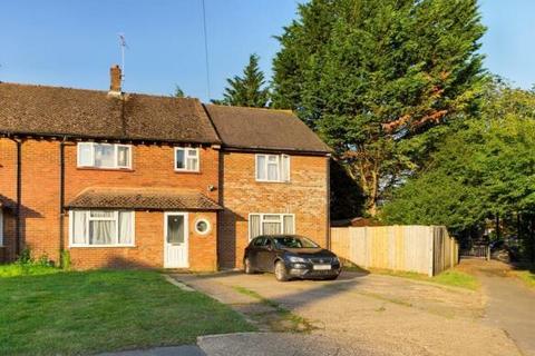 1 bedroom in a house share to rent, Almond Close, Guildford GU1