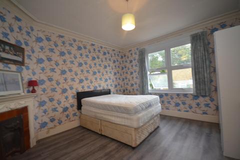 2 bedroom house share to rent, Kingsmead Road, Tulse HIll, London, SW2